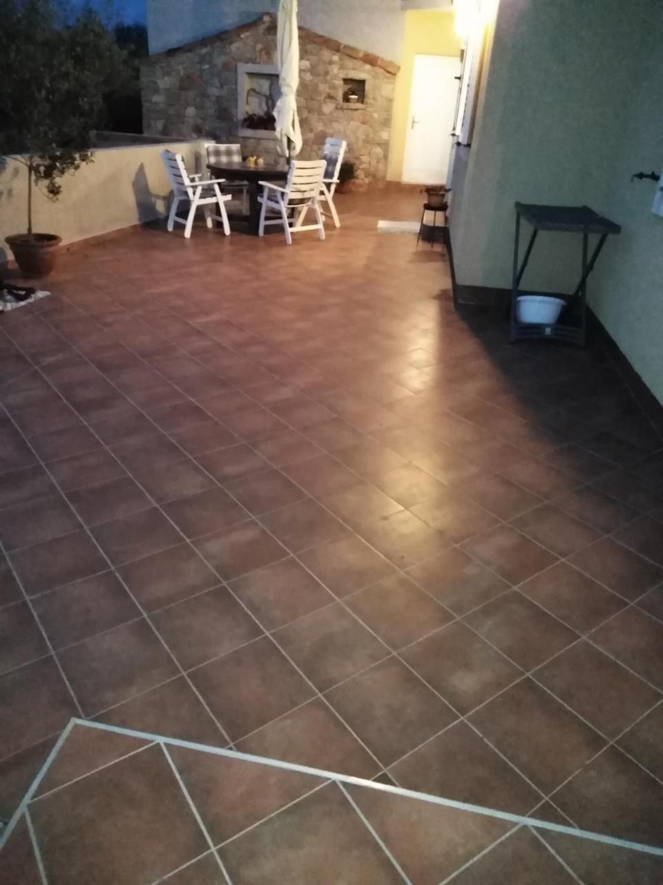 Long Island Olive Apartment Sali Bagian luar foto