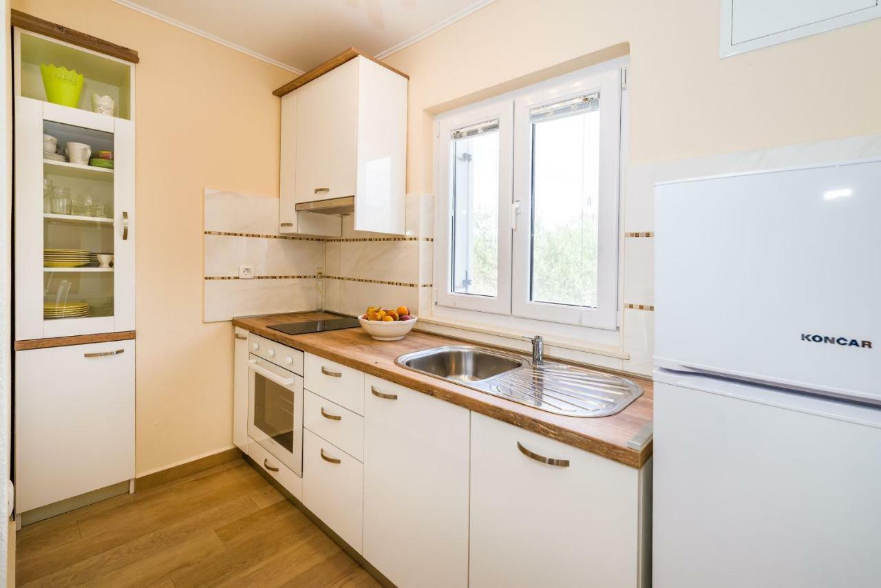 Long Island Olive Apartment Sali Bagian luar foto